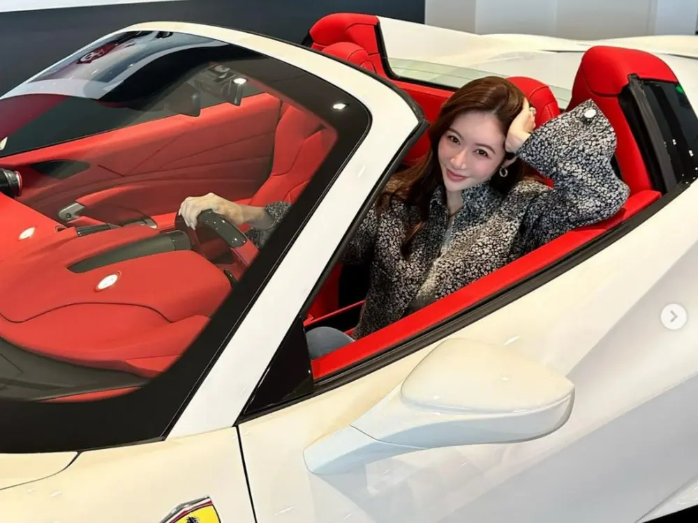 宮崎麗果脱税フェラーリ